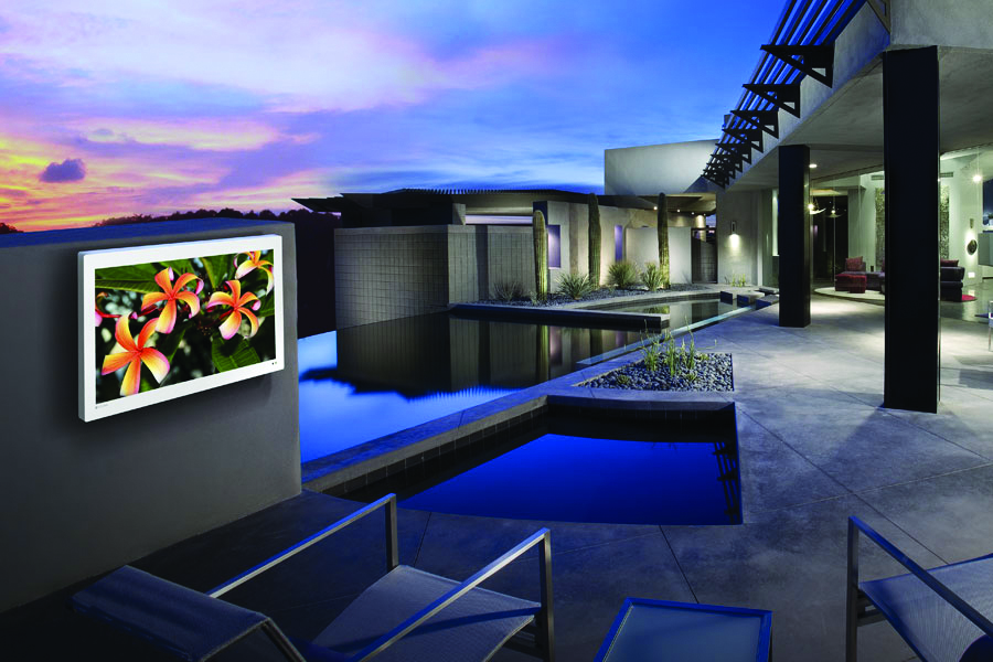 Bring Your Favorite Media Under The Sun With Outdoor Entertainment